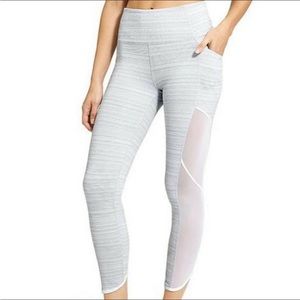 Athleta Jacquard Chaturanga To Town Cropped Leggings